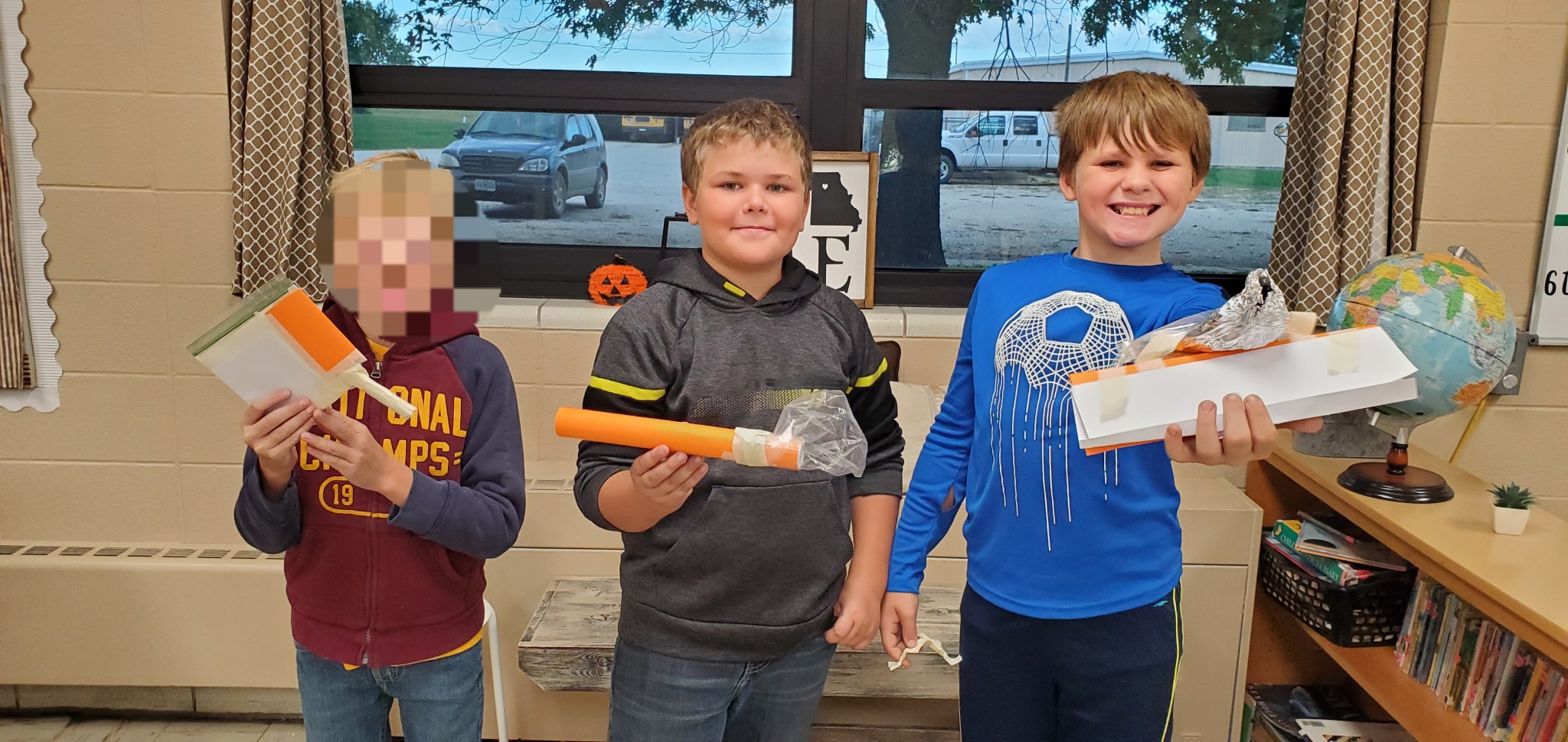 4th Grade Science Class Creates Astronaut Tool