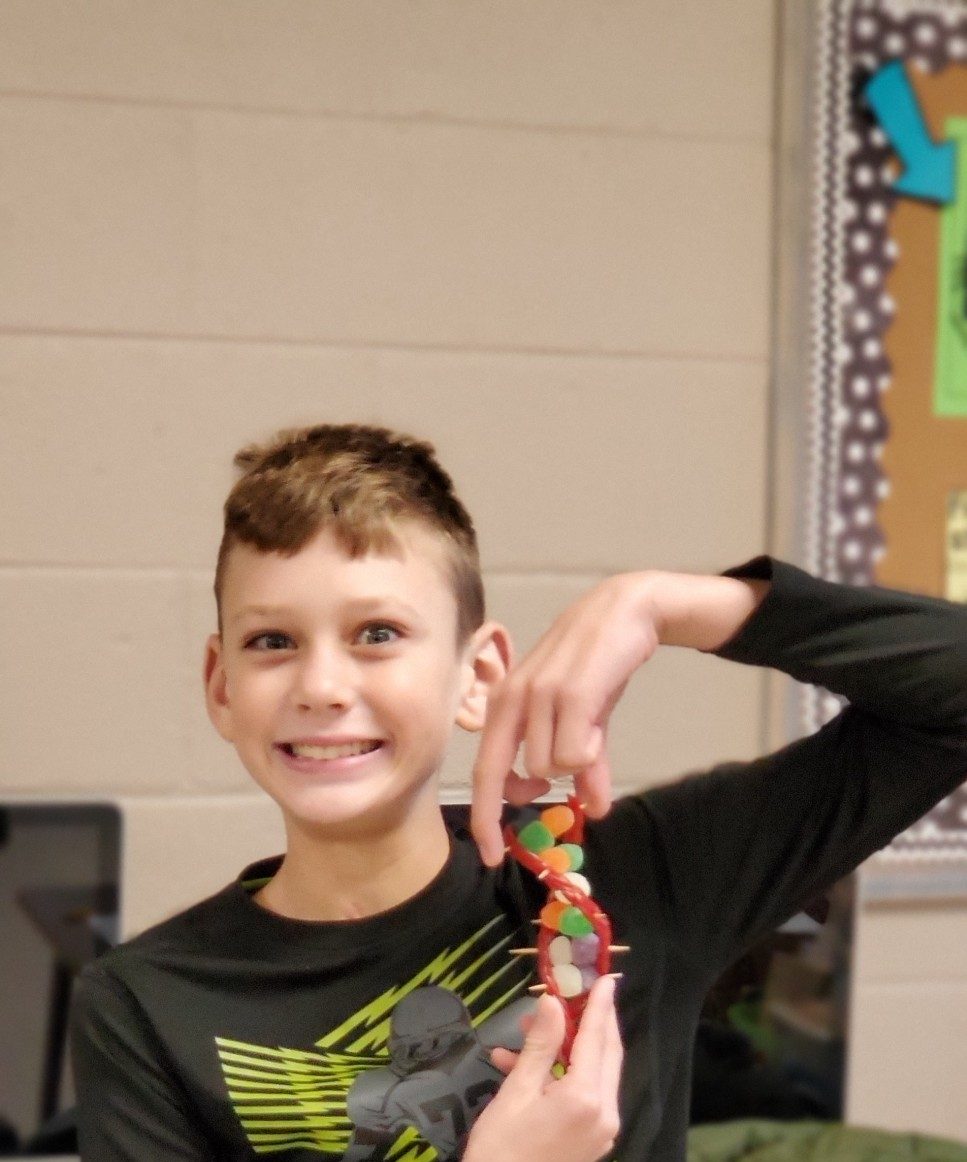 6th Grade Learns About DNA